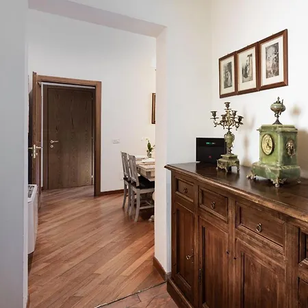 Sansedoni - Luxury Apartmán *